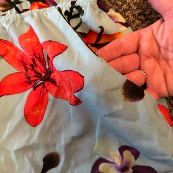 Super cute UK2LA romper with flower pattern and tie straps size M - Picture 2 of 5